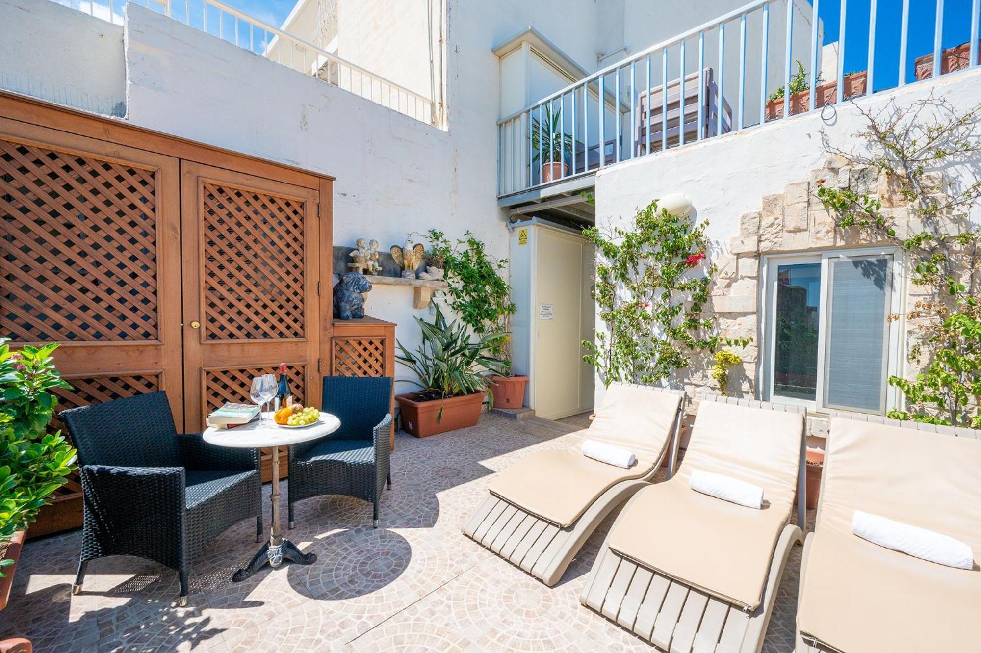 19 * La Valette